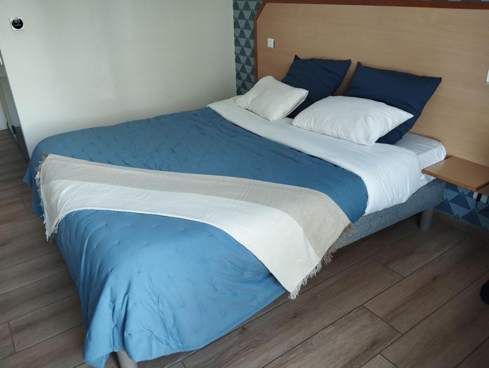 Hotel Le Laury'S Onet-le-Château Екстериор снимка