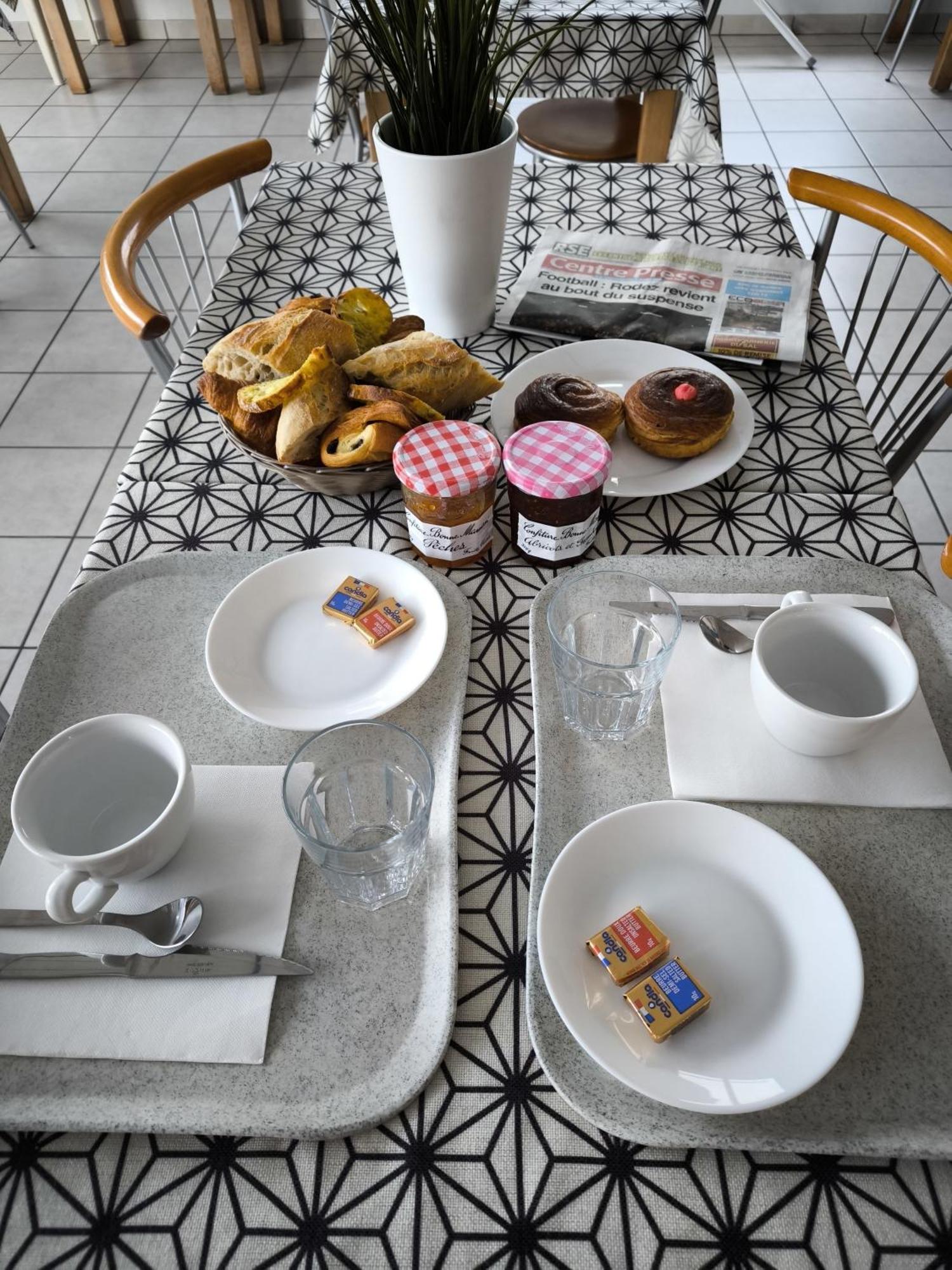 Hotel Le Laury'S Onet-le-Château Екстериор снимка