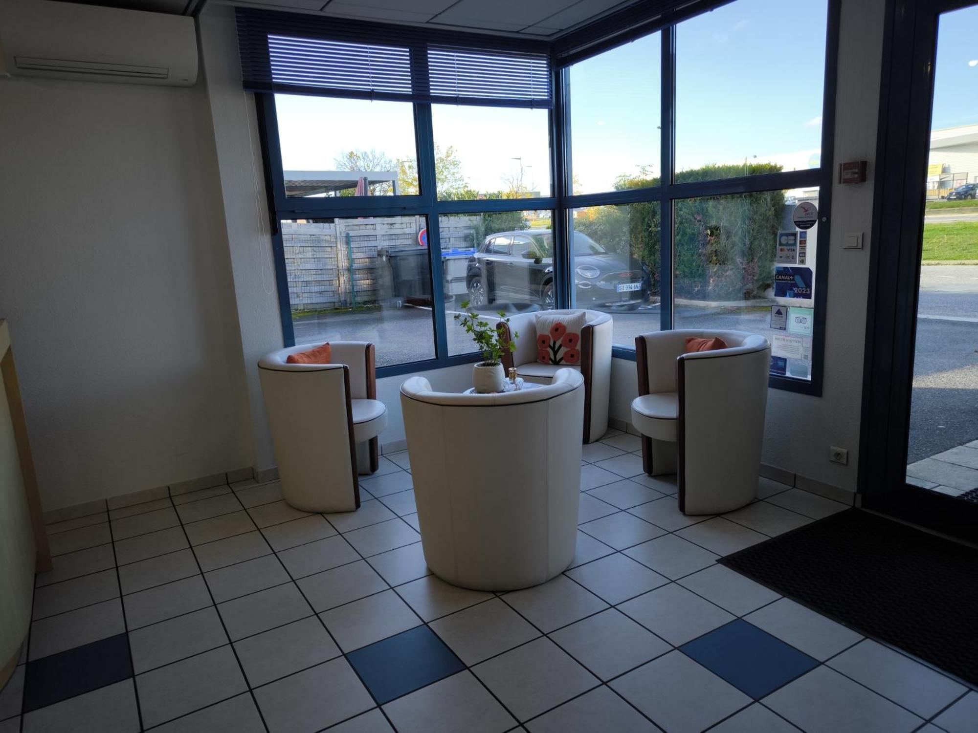 Hotel Le Laury'S Onet-le-Château Екстериор снимка
